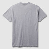 Camiseta YETI LOGO BADGE PREMIUM T-SHIRT - Grey/Navy